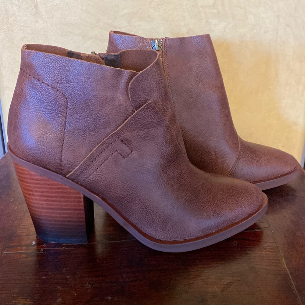 Kelsi Dagger Brooklyn Watchman Booties size 8